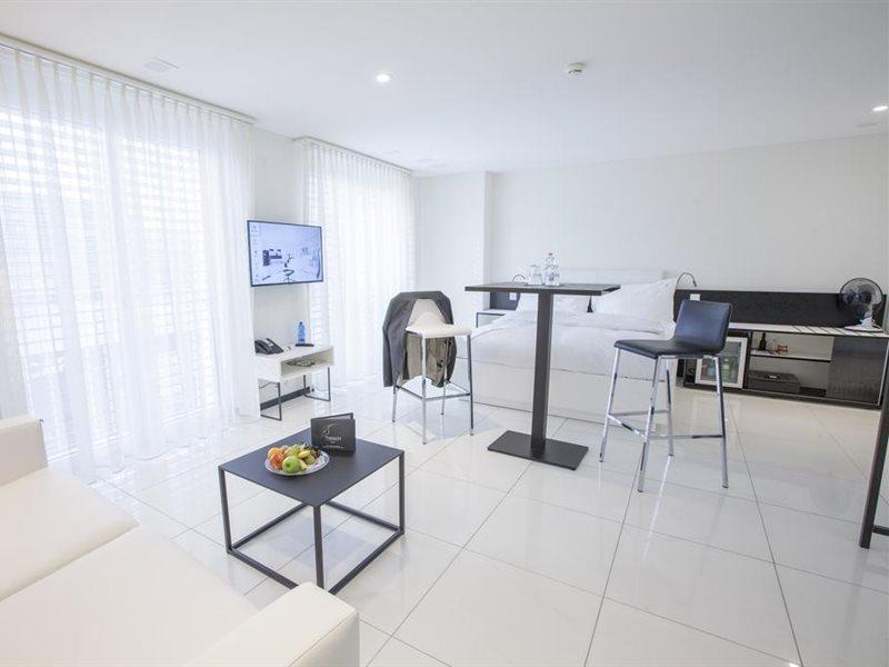 Residence Thessoni Home Zurich -Self Checkin -No Restaurants-Short&Longstay Regensdorf Exterior photo