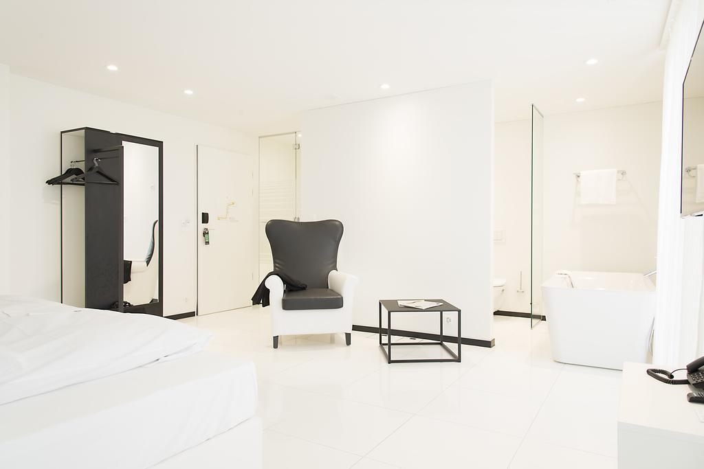 Residence Thessoni Home Zurich -Self Checkin -No Restaurants-Short&Longstay Regensdorf Room photo