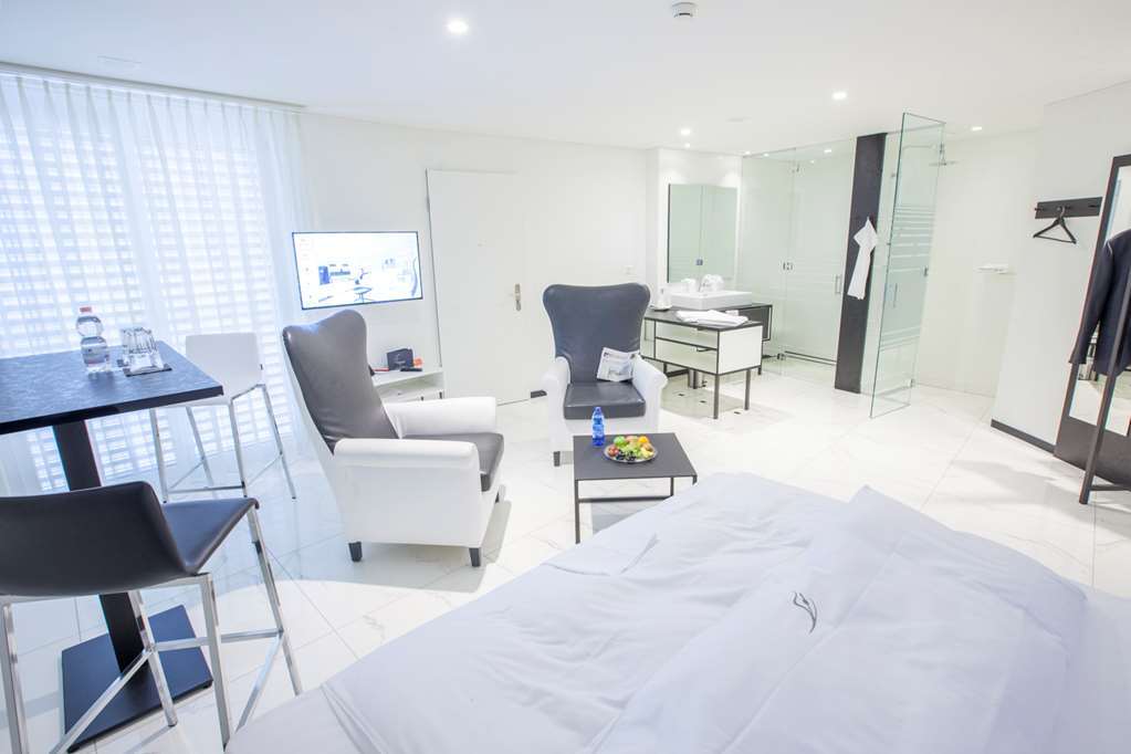 Residence Thessoni Home Zurich -Self Checkin -No Restaurants-Short&Longstay Regensdorf Room photo